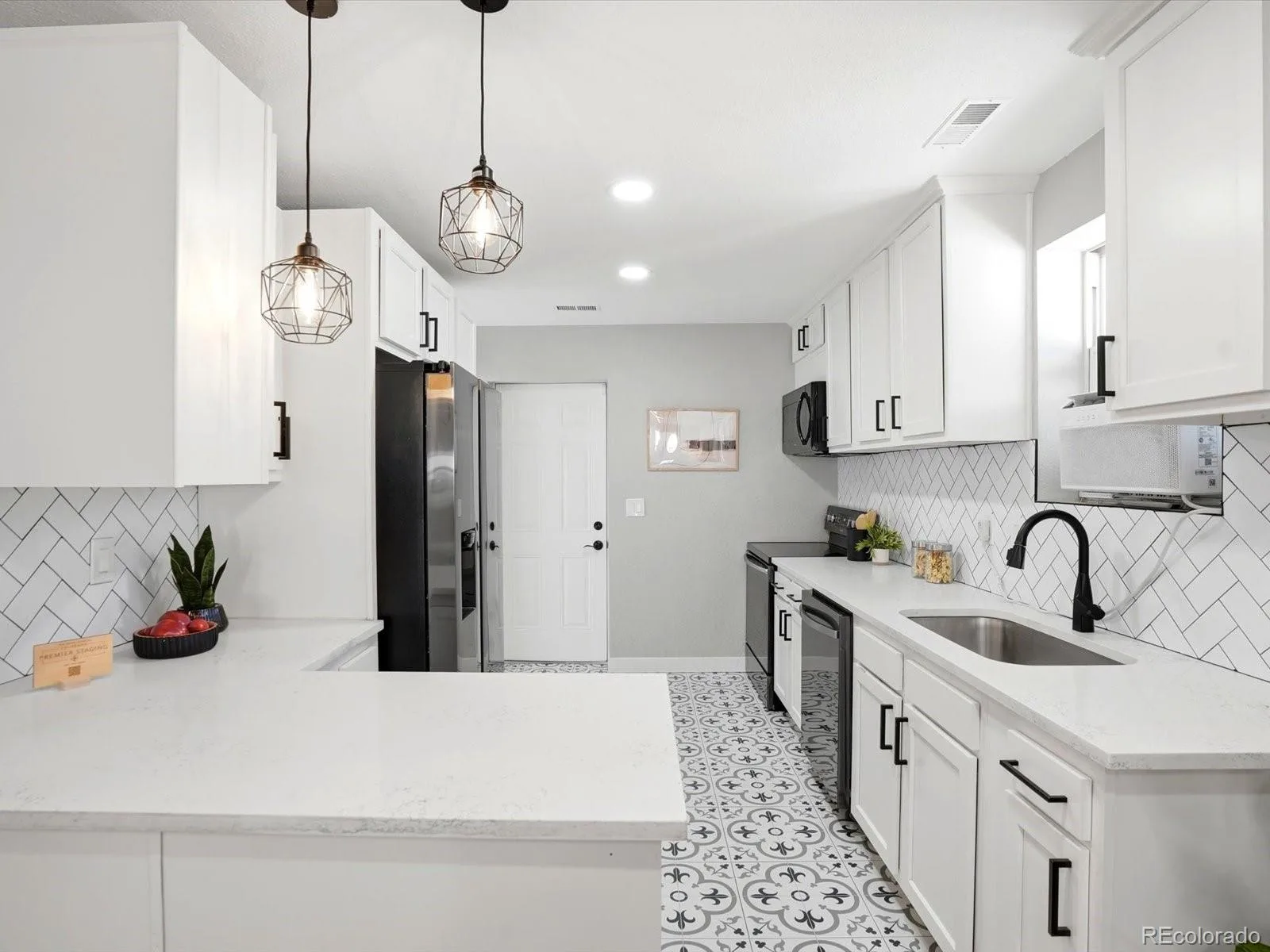 2555 N Clarkson Street Denver CO 80205 | MLS #REC3185624 07282026214305 1600 12
