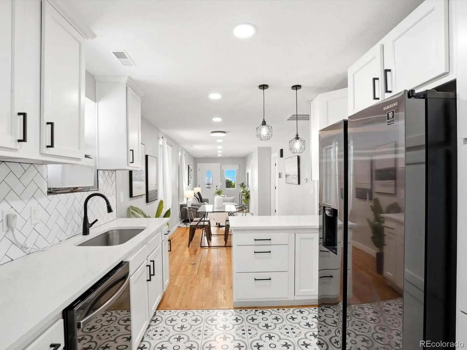 2555 N Clarkson Street Denver CO 80205 | MLS #REC3185624 07282026214305 1600 15