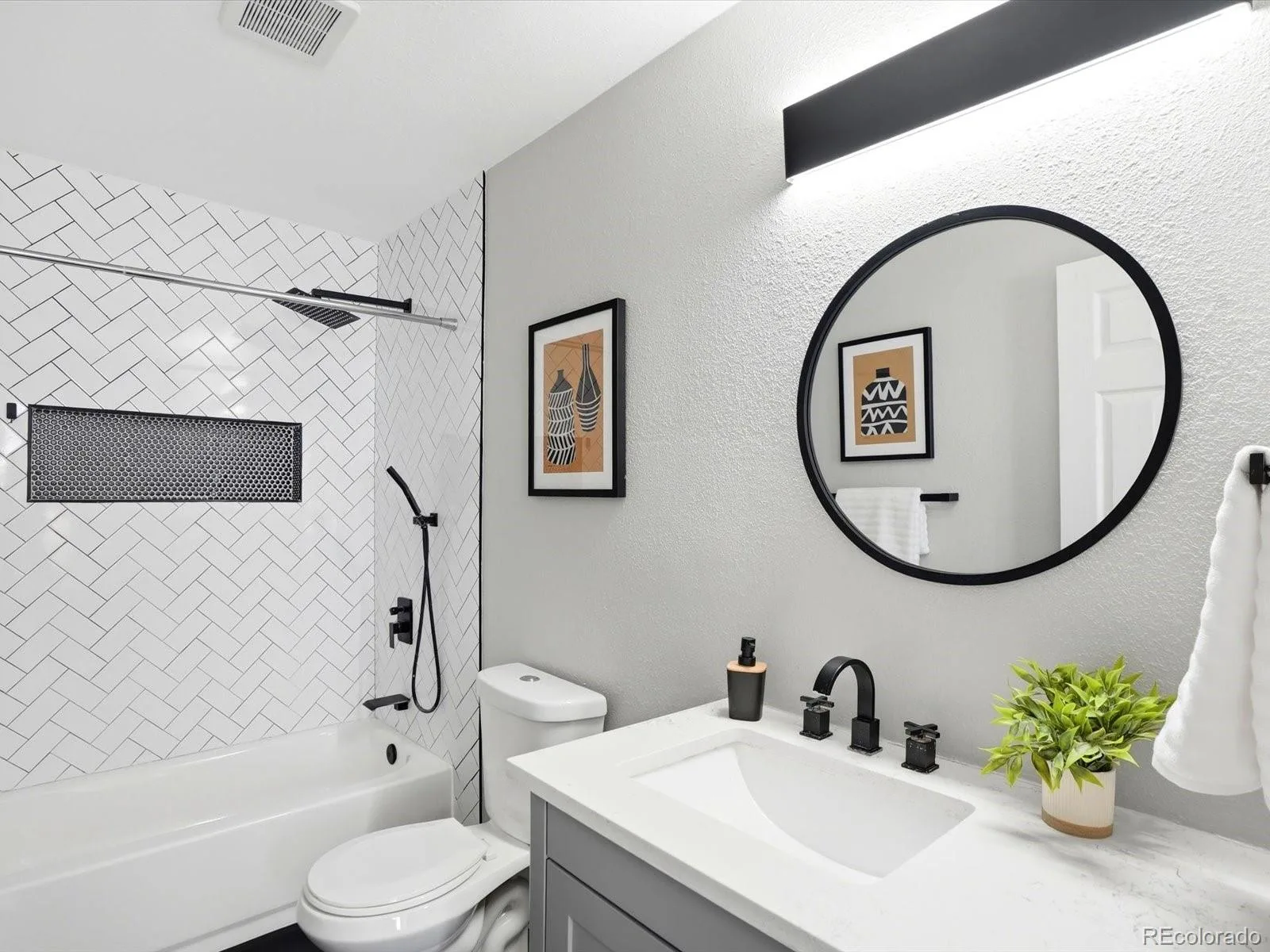 2555 N Clarkson Street Denver CO 80205 | MLS #REC3185624 07282026214305 1600 22
