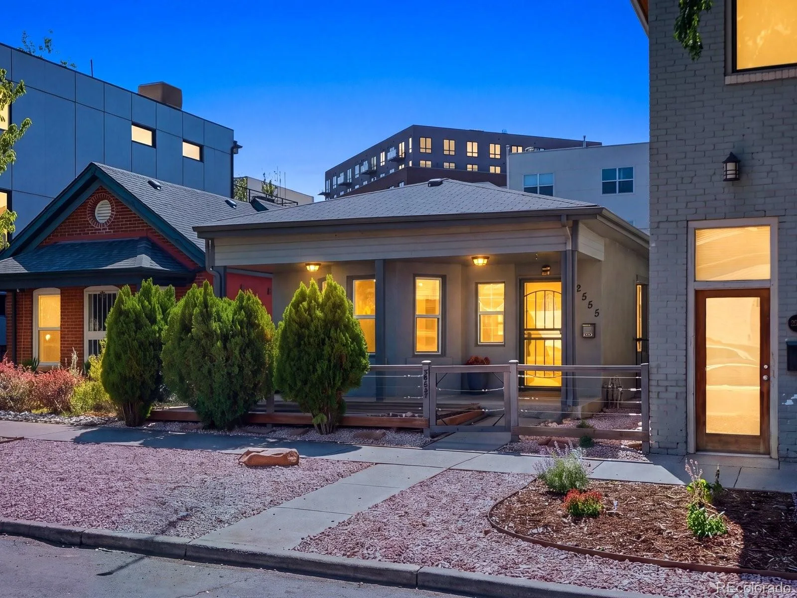 2555 N Clarkson Street Denver CO 80205 | MLS #REC3185624 07282026214305 1600 33