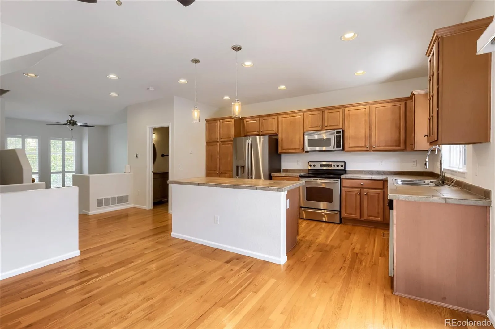 9450 Ridgeline Boulevard #G Littleton CO 80129 | MLS #REC3187280 07232026171300 1600 12
