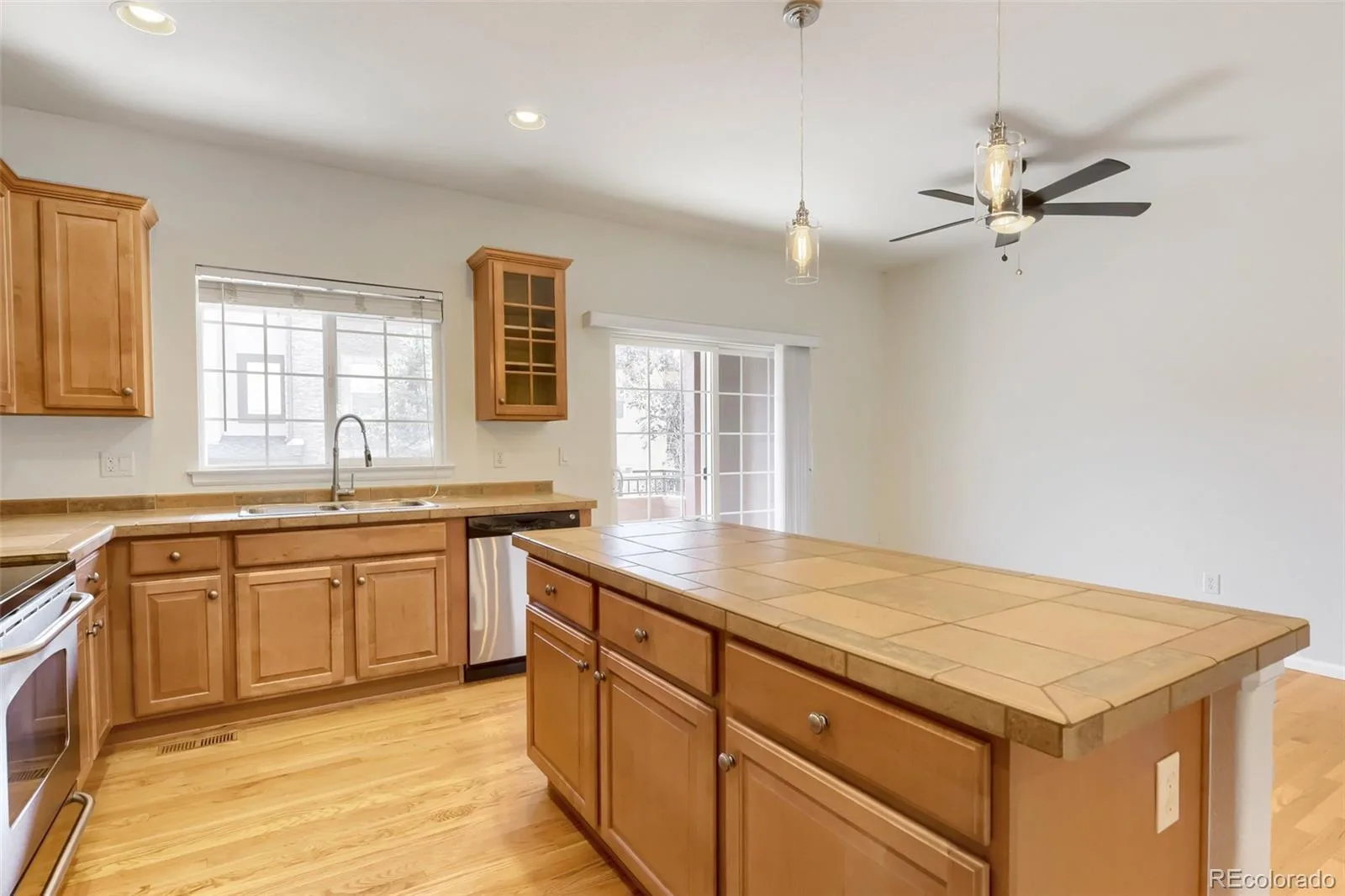 9450 Ridgeline Boulevard #G Littleton CO 80129 | MLS #REC3187280 07232026171300 1600 8