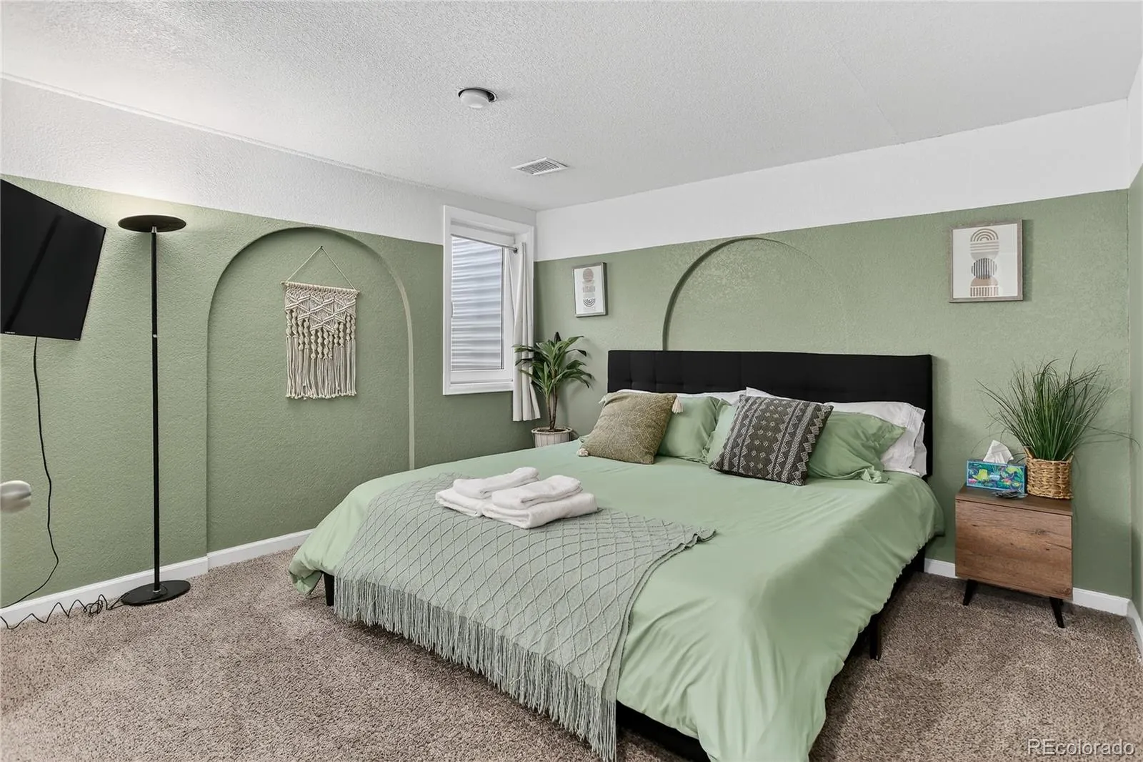 04092026125146 1600 21