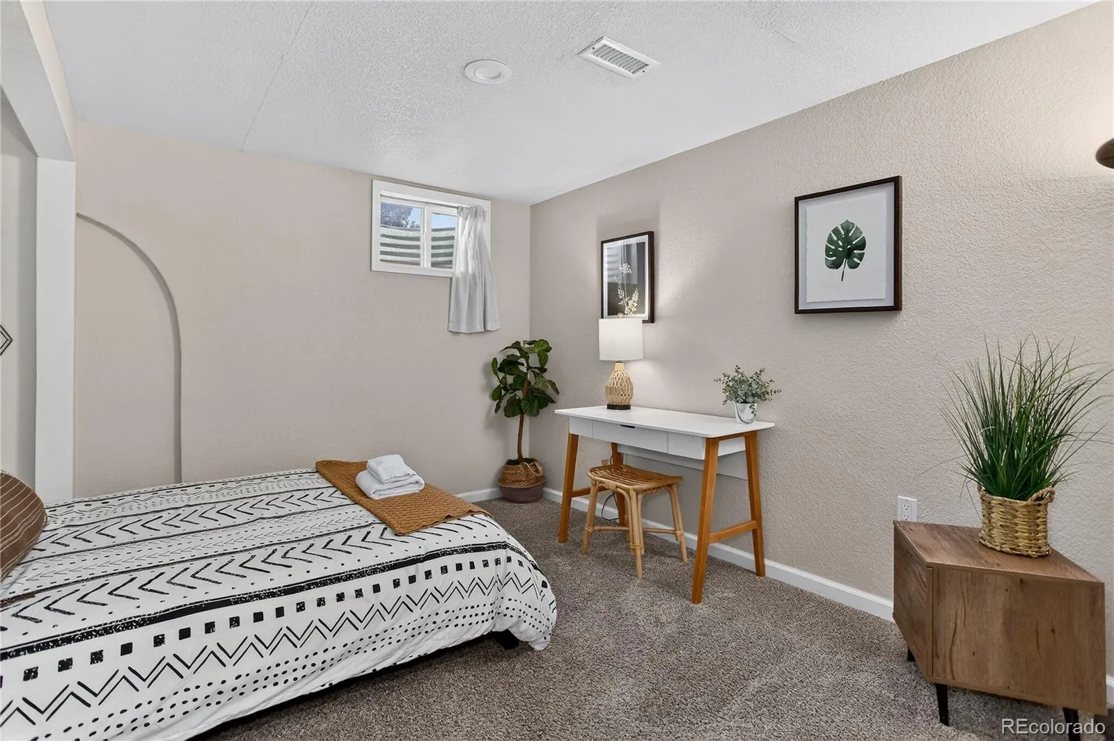 04092026125146 1600 22