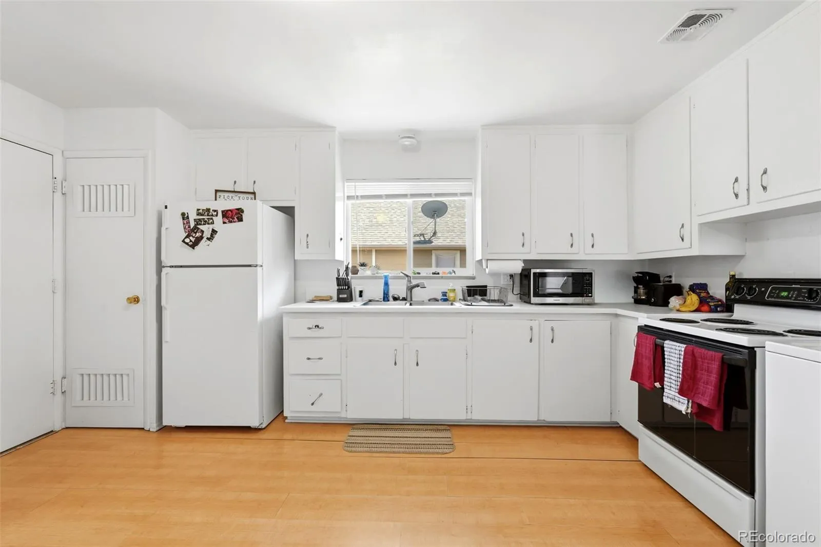 4280 W Virginia Avenue Denver CO 80219 MLS #REC3189897 05142026134711 1600 20