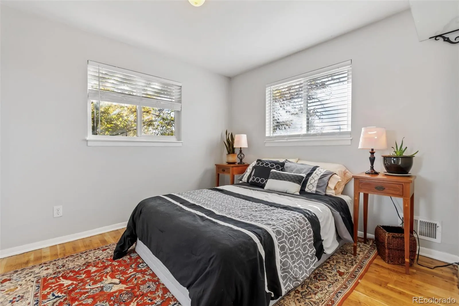13436 Fitzsimons Way Aurora CO 80011 MLS #REC3199899 05012026023154 1600 24