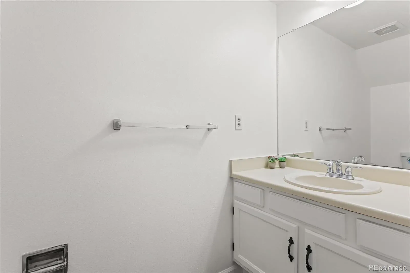 1720 S Quintero Way Aurora CO 80017 MLS #REC3200530 03232026164352 1600 14
