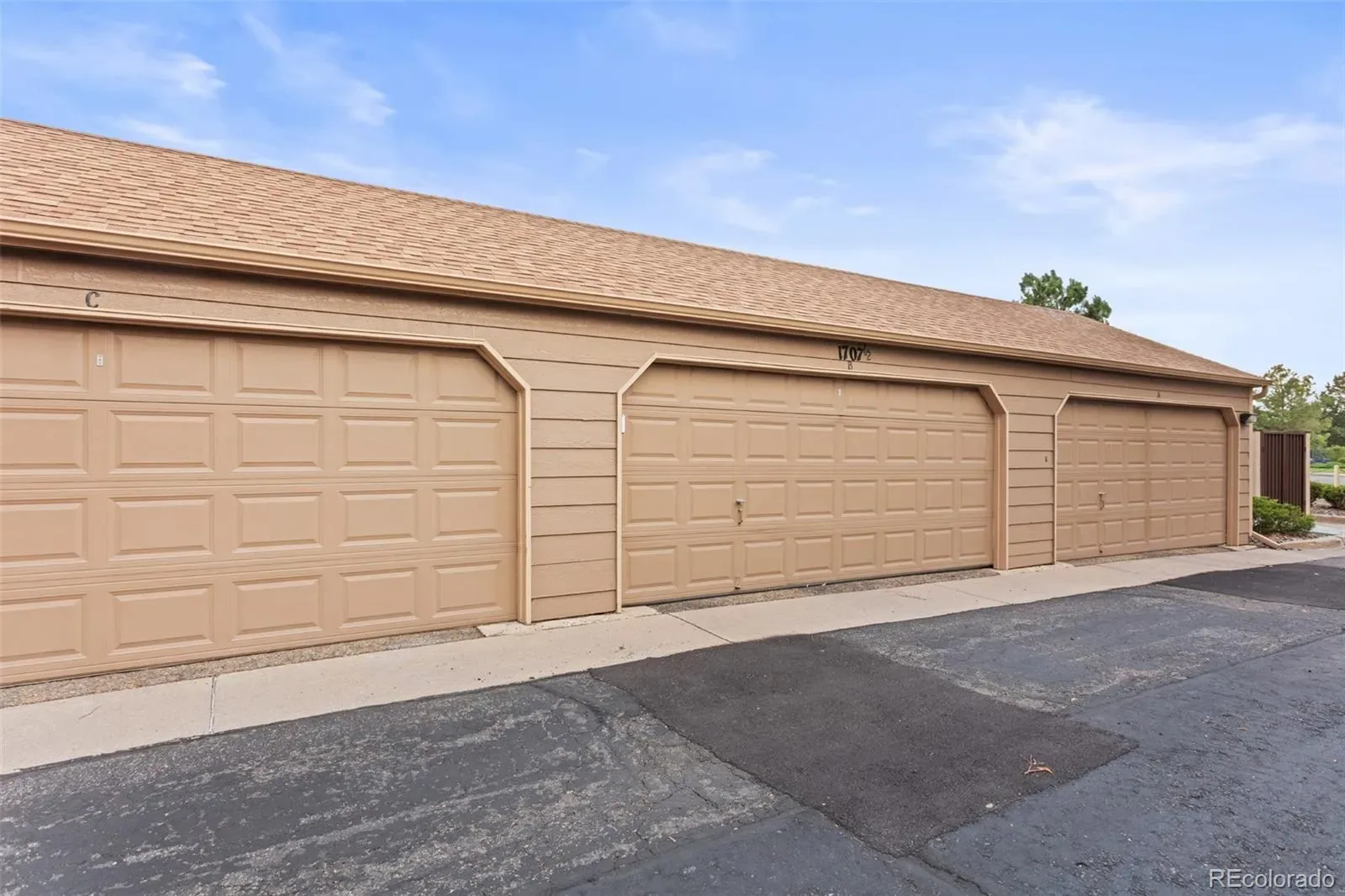 1720 S Quintero Way Aurora CO 80017 MLS #REC3200530 03232026164352 1600 20