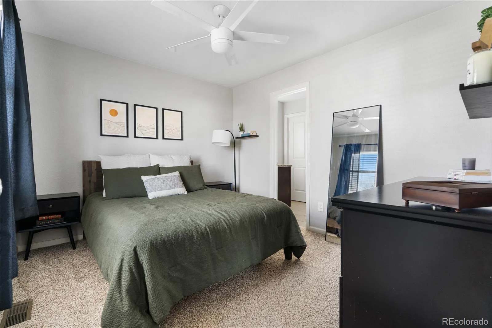 04092026174204 1600 16