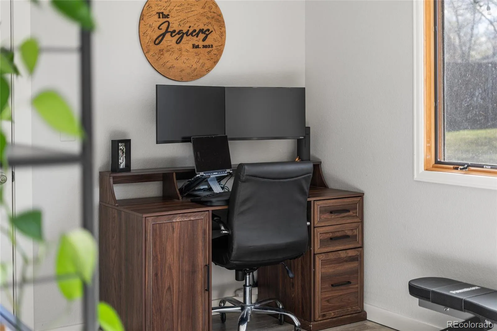 04092026174204 1600 27