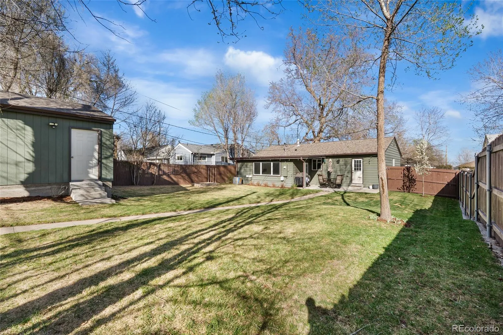 04092026174204 1600 32