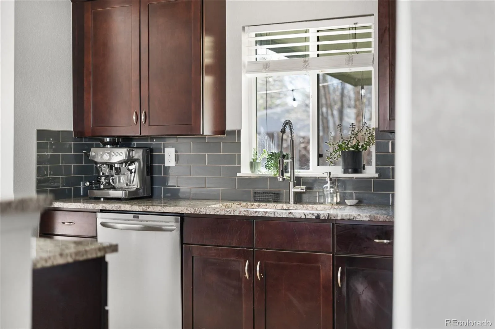 04092026174204 1600 9