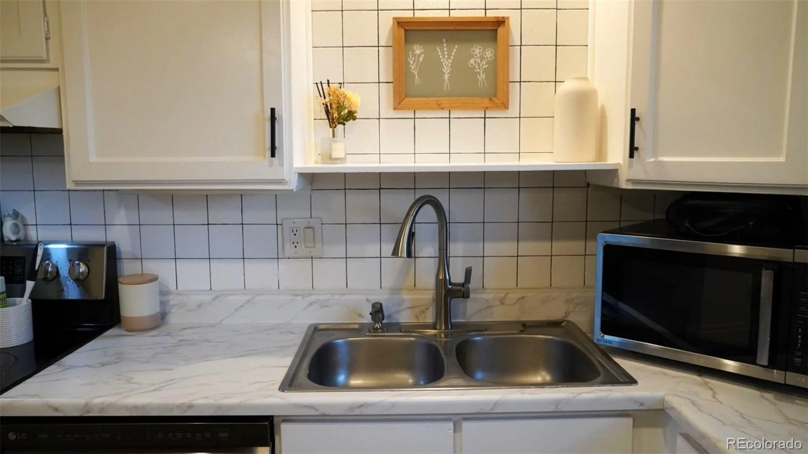7181 Van Gordon Street Arvada CO 80004 | MLS #REC3210046 07092026180304 1600 10