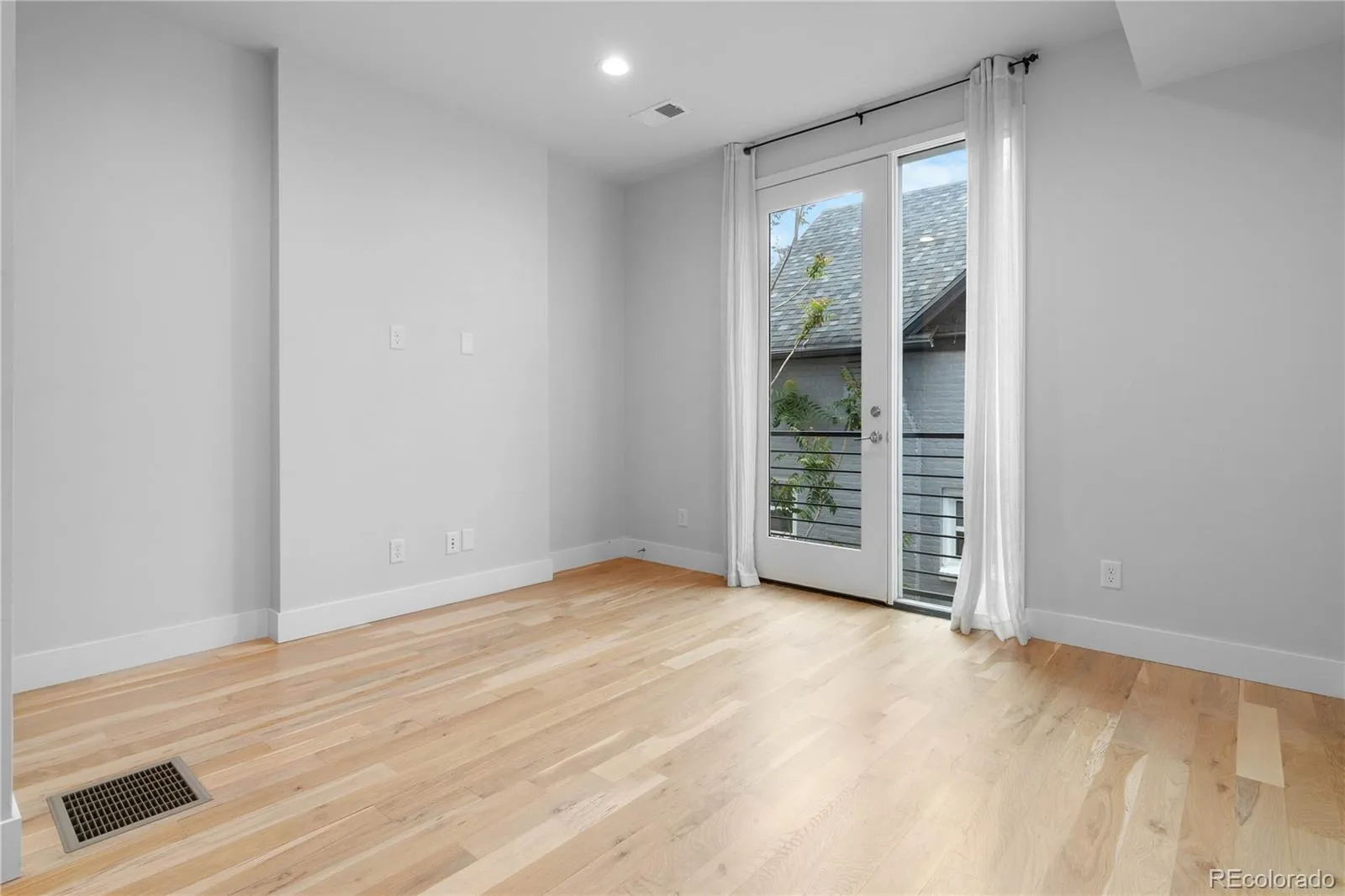 1826 Irving Street #2 Denver CO 80204 MLS #REC3210288 05232026093021 1600 17