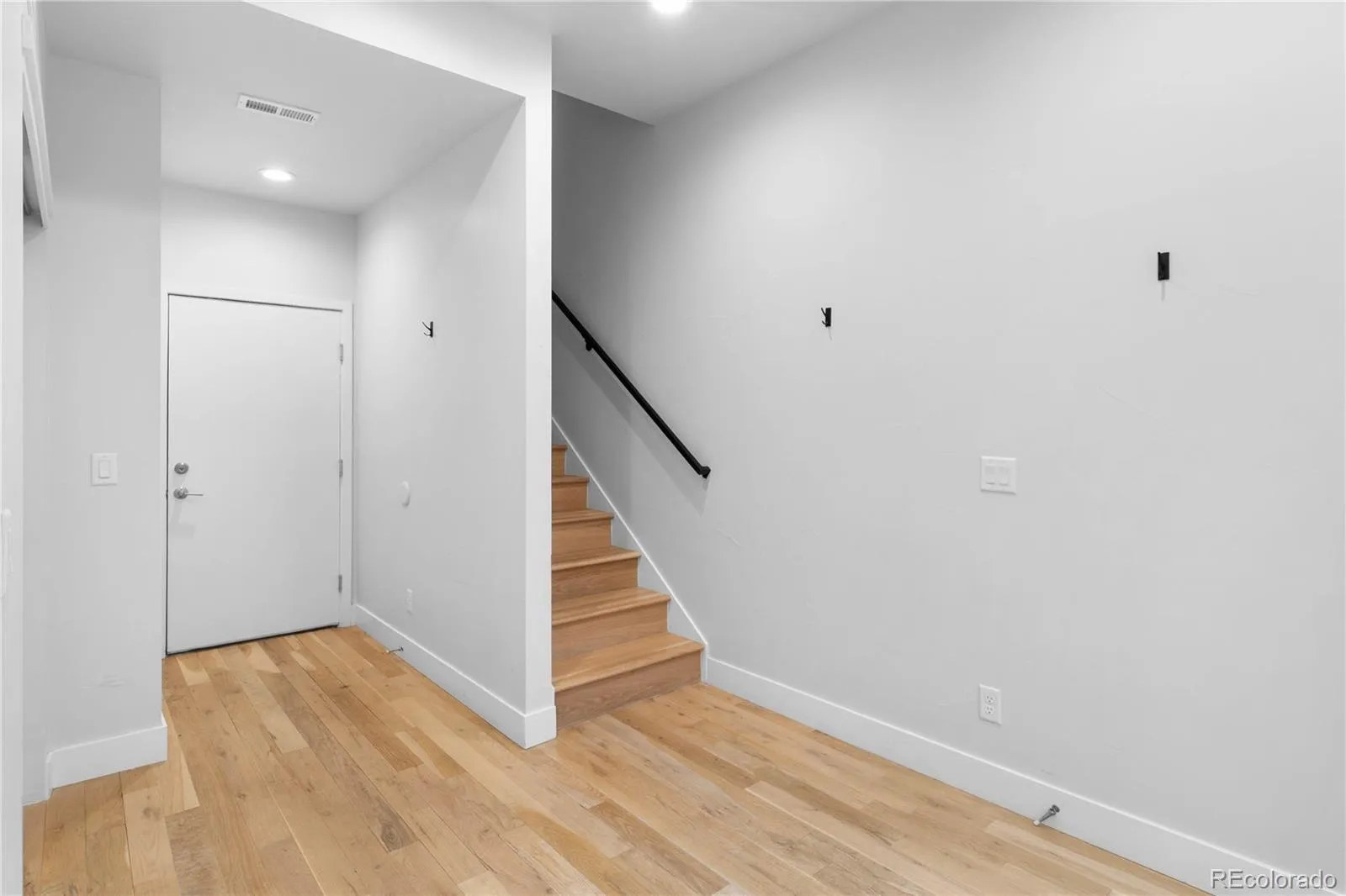 1826 Irving Street #2 Denver CO 80204 MLS #REC3210288 05232026093021 1600 4