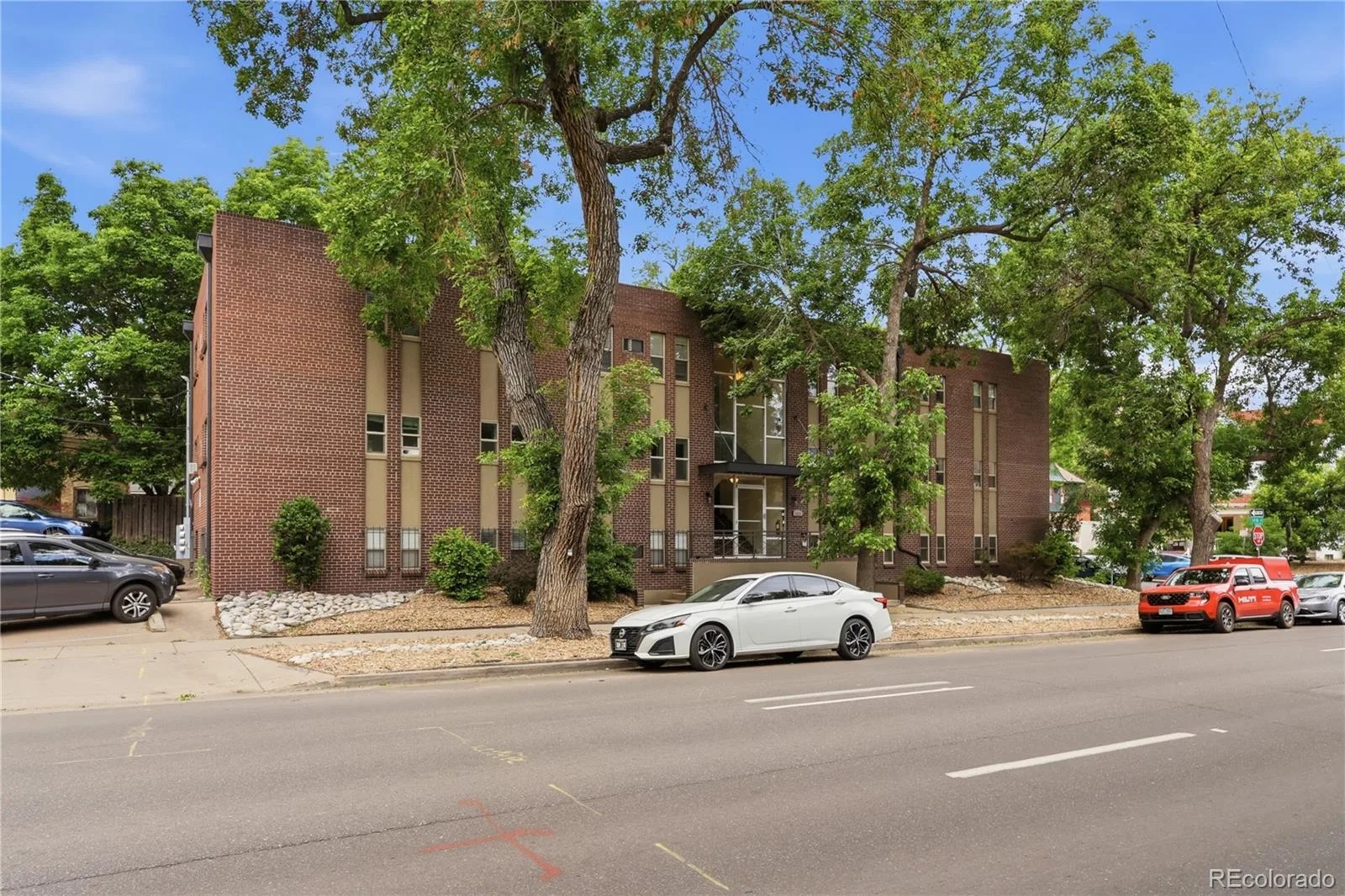2020 E 14th Avenue #202 Denver CO 80206 MLS #REC3211641 07132026160353 1600 24