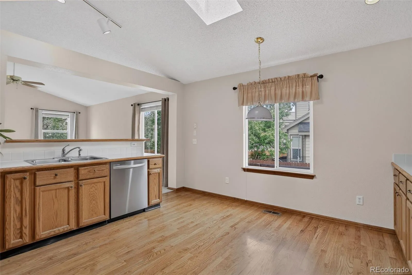 04162026160801 1600 12