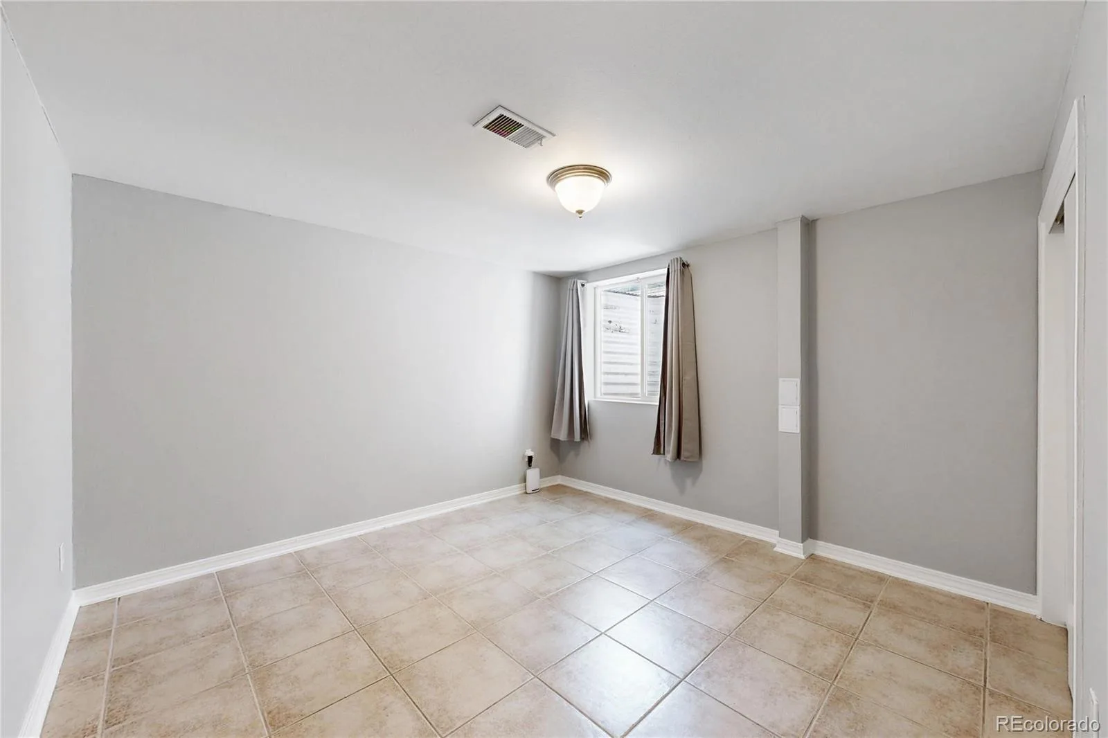 2874 S Willow Court Denver CO 80231 | MLS #REC3216801 08232026203658 1600 42