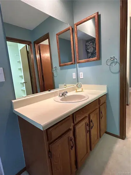 10222025010136 800 18