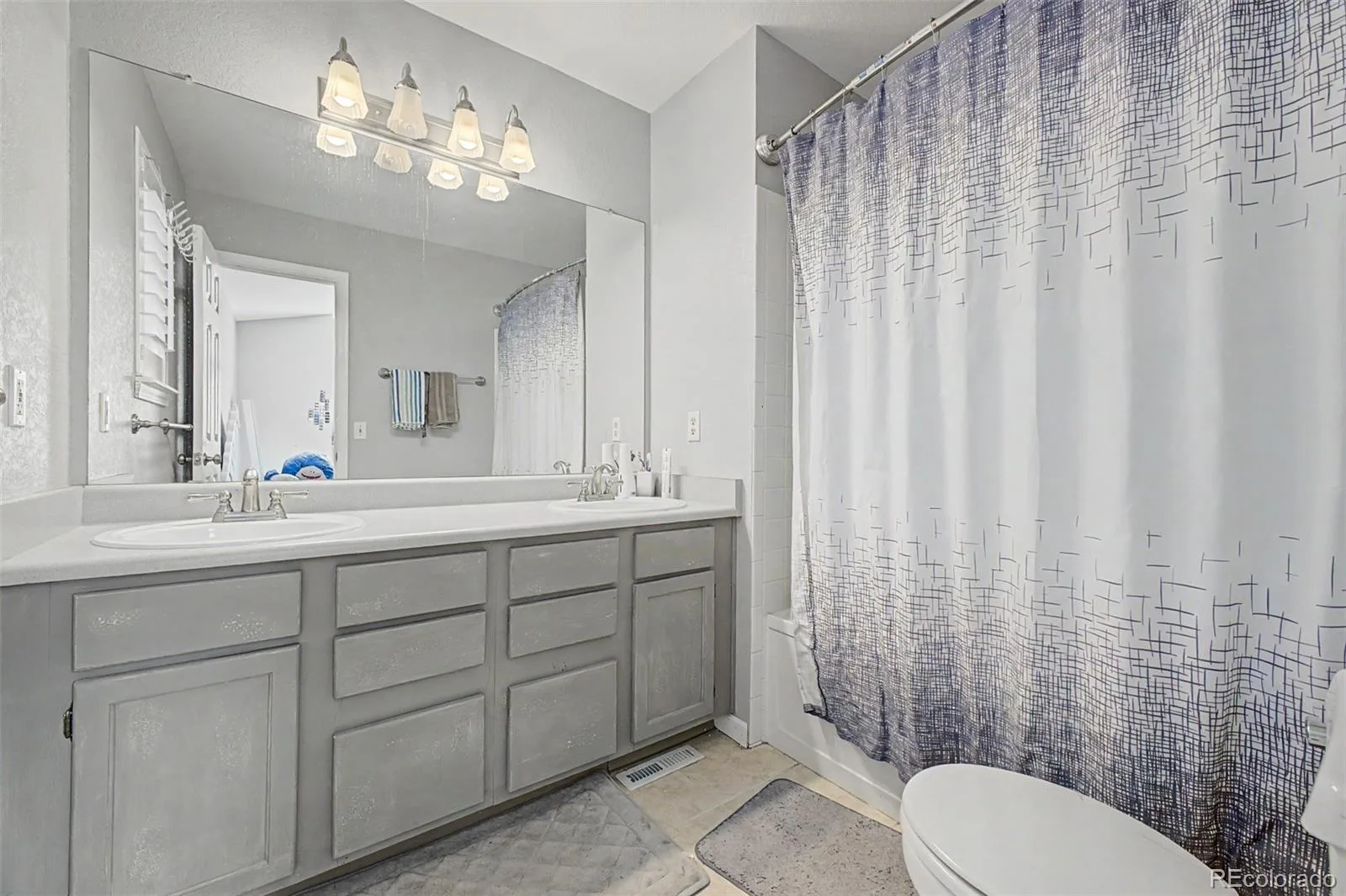 2423 S Sedalia Circle Aurora CO 80013 | MLS #REC3220888 09232026083636 1600 15