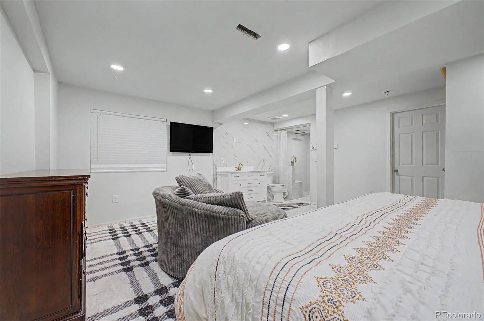 2423 S Sedalia Circle Aurora CO 80013 | MLS #REC3220888 09232026083636 1600 21