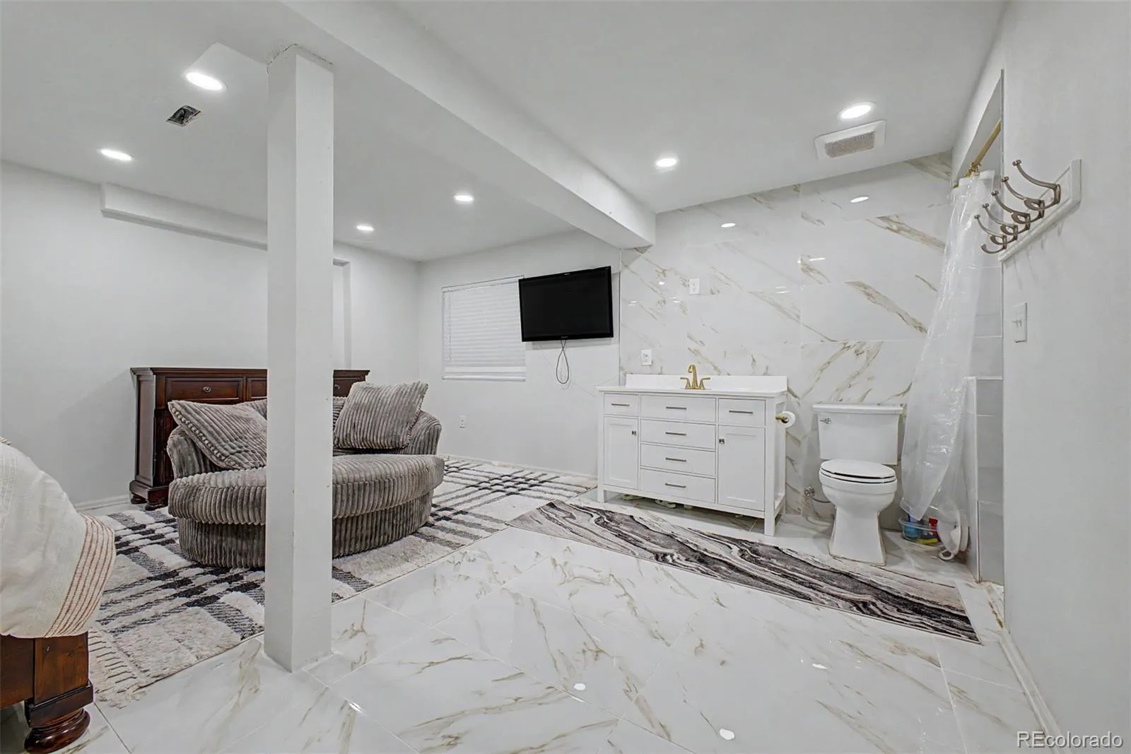 2423 S Sedalia Circle Aurora CO 80013 | MLS #REC3220888 09232026083636 1600 22