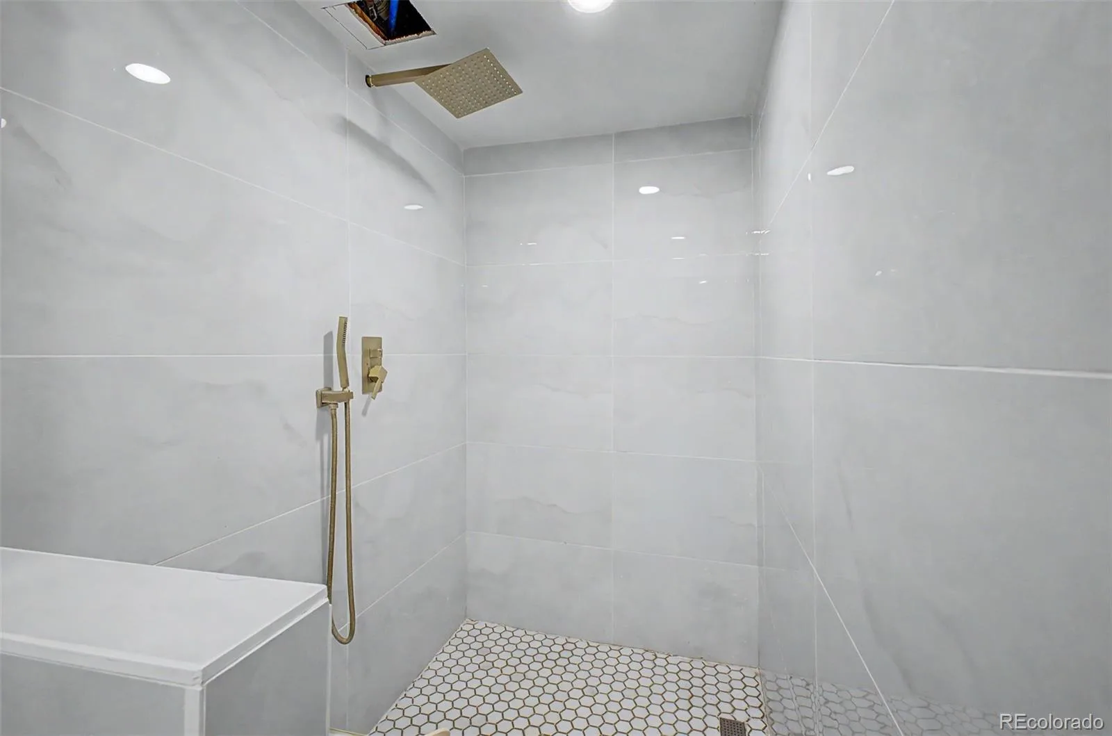 2423 S Sedalia Circle Aurora CO 80013 | MLS #REC3220888 09232026083636 1600 23