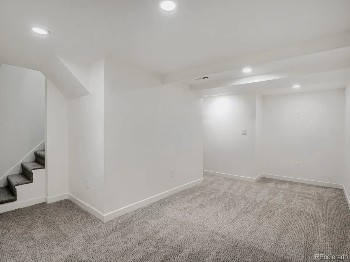 2985 Ivanhoe Street Denver CO 80207 MLS #REC3222058 07242026205631 1200 16