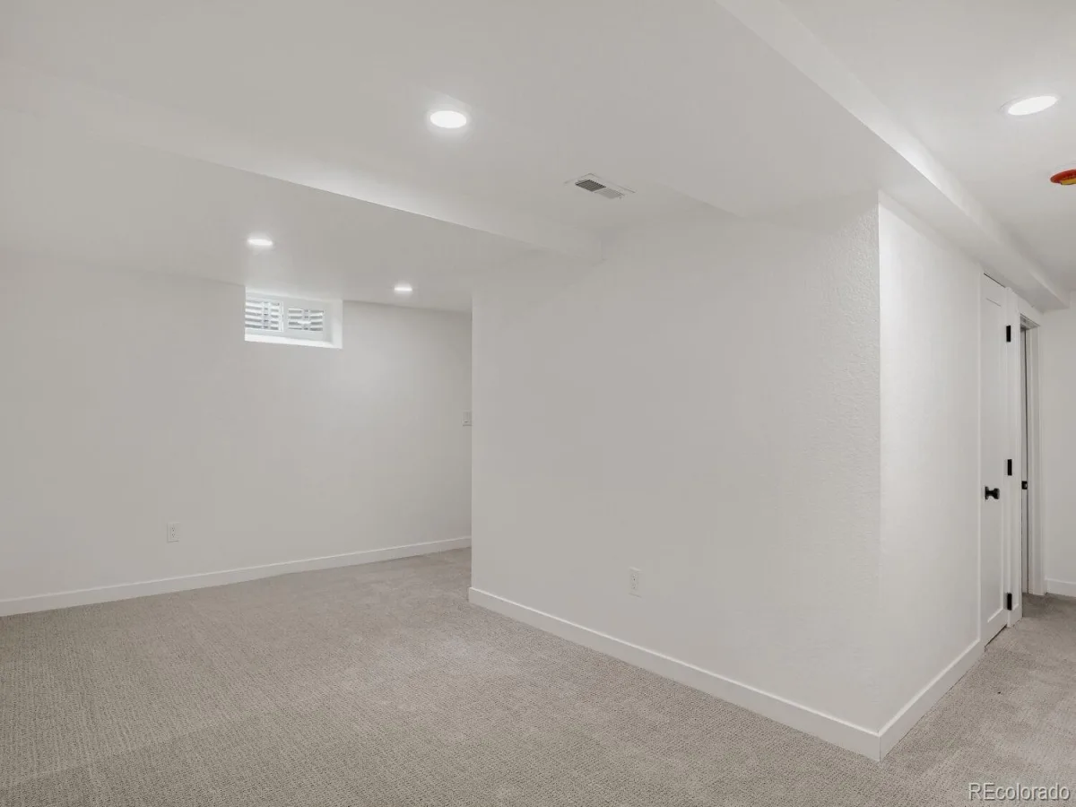 2985 Ivanhoe Street Denver CO 80207 MLS #REC3222058 07242026205631 1200 18