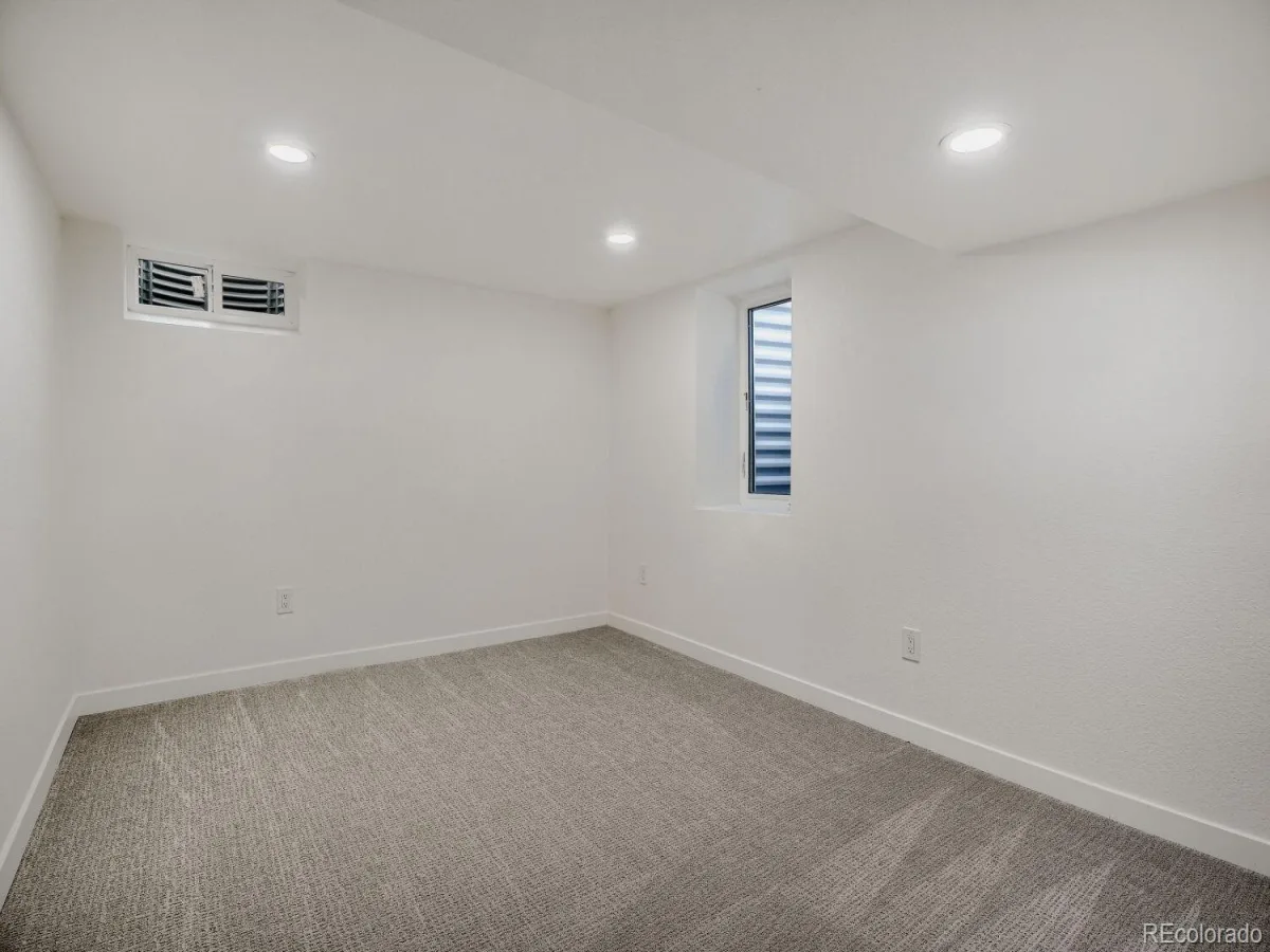 2985 Ivanhoe Street Denver CO 80207 MLS #REC3222058 07242026205631 1200 19