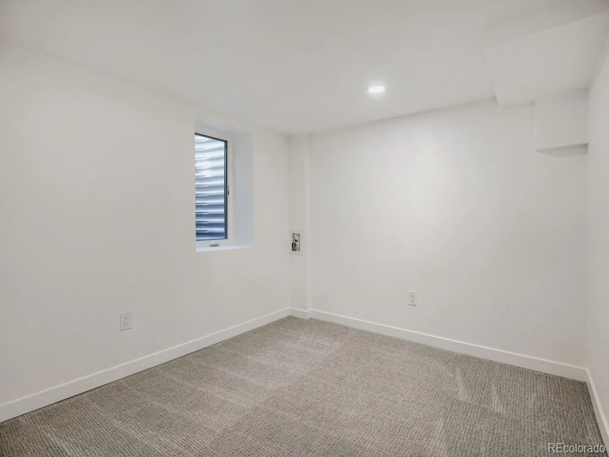 2985 Ivanhoe Street Denver CO 80207 MLS #REC3222058 07242026205631 1200 21