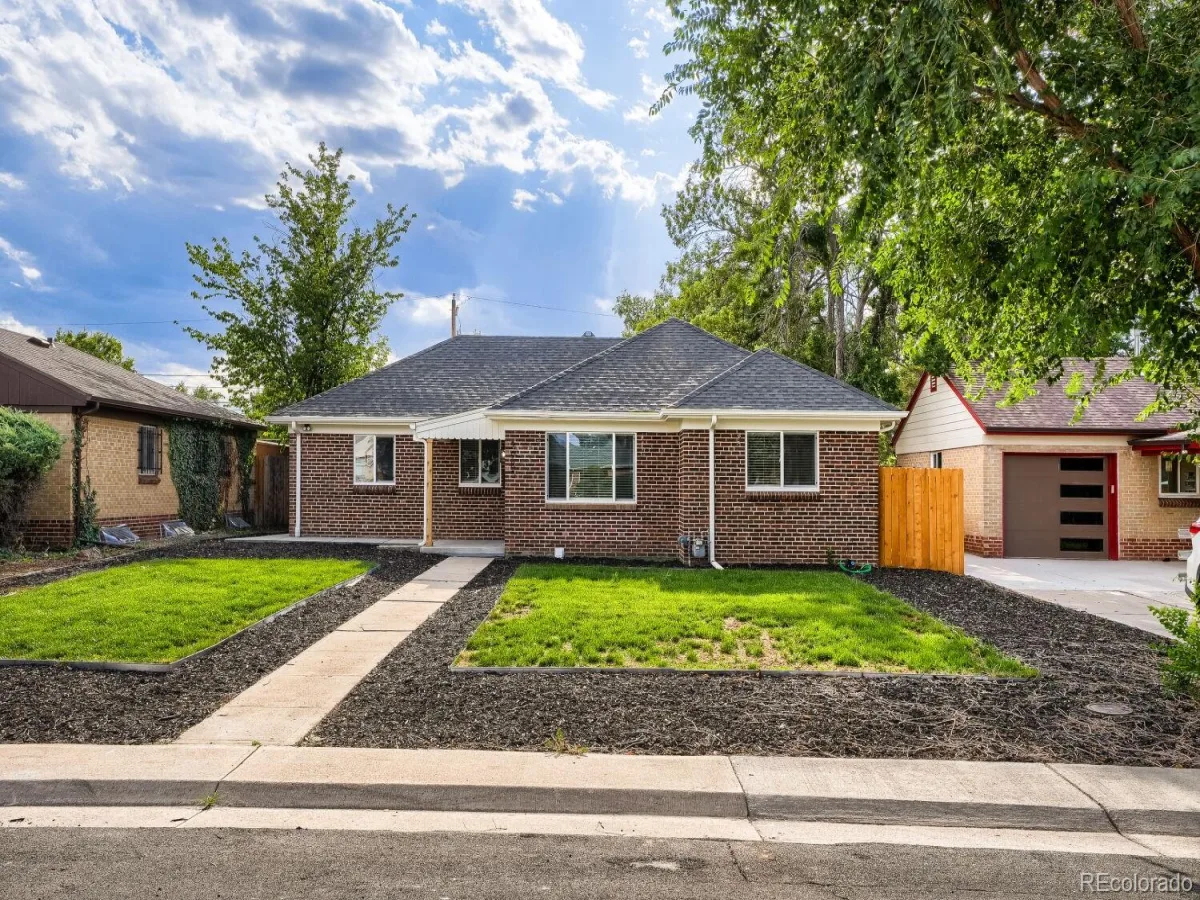 2985 Ivanhoe Street Denver CO 80207 MLS #REC3222058 07242026205631 1200 22