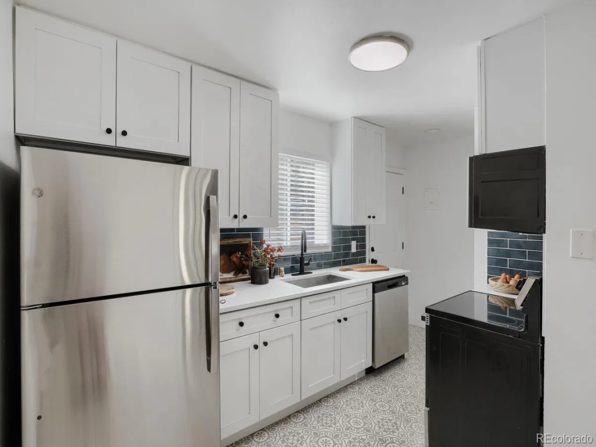 2985 Ivanhoe Street Denver CO 80207 MLS #REC3222058 07242026205631 1200 6