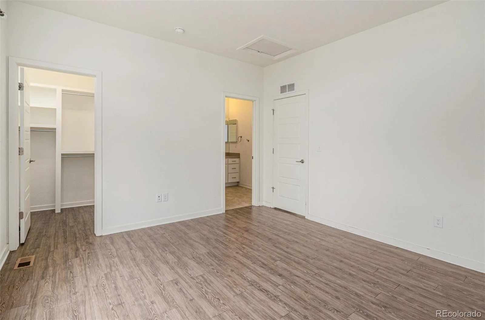 5038 N Andes Way Denver CO 80249 MLS #REC3228273 05222026020749 1600 17