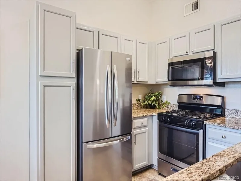 8469 Little Rock Way #201 Highlands Ranch CO 80126 | MLS #REC3232676 07062026180918 800 6