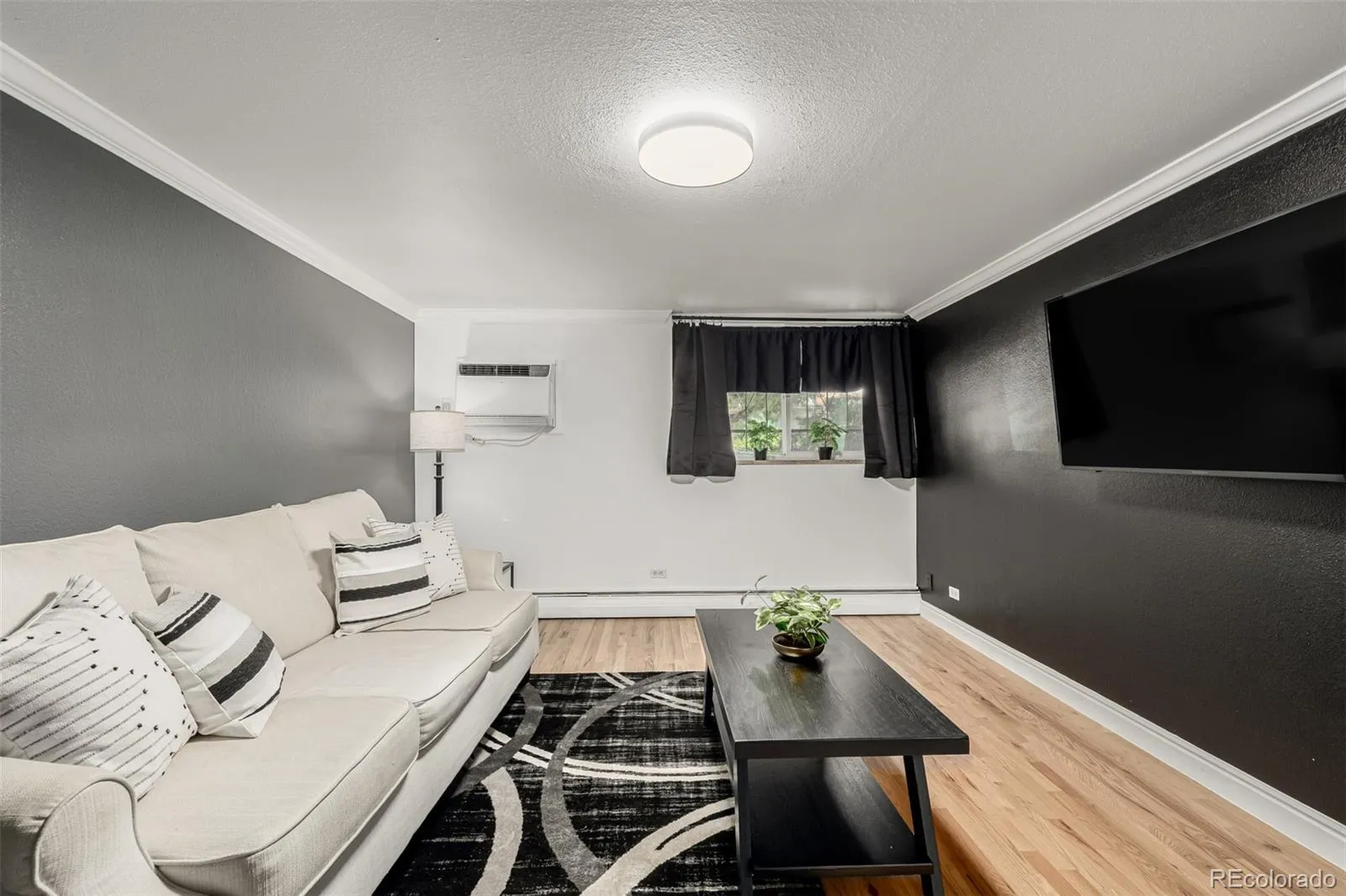 1390 N Emerson Street #101 Denver CO 80218 MLS #REC3234399 05022026161853 1600 4