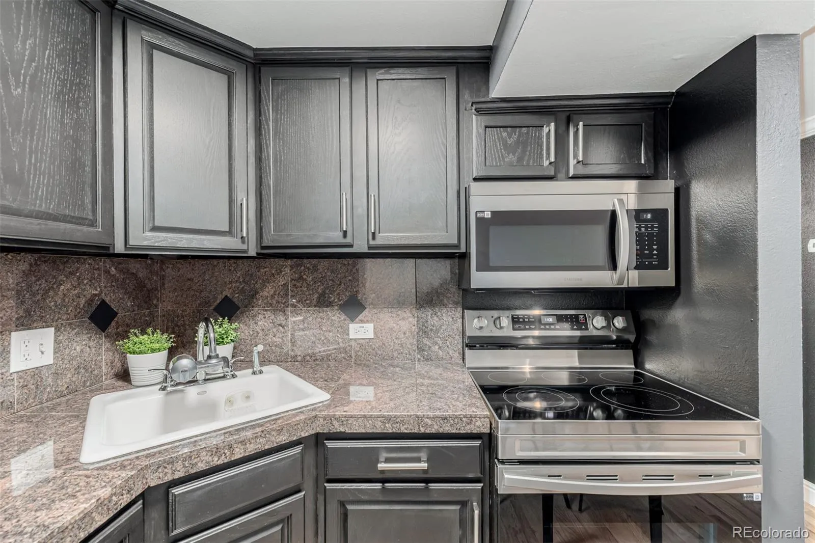 1390 N Emerson Street #101 Denver CO 80218 MLS #REC3234399 05022026161853 1600 7