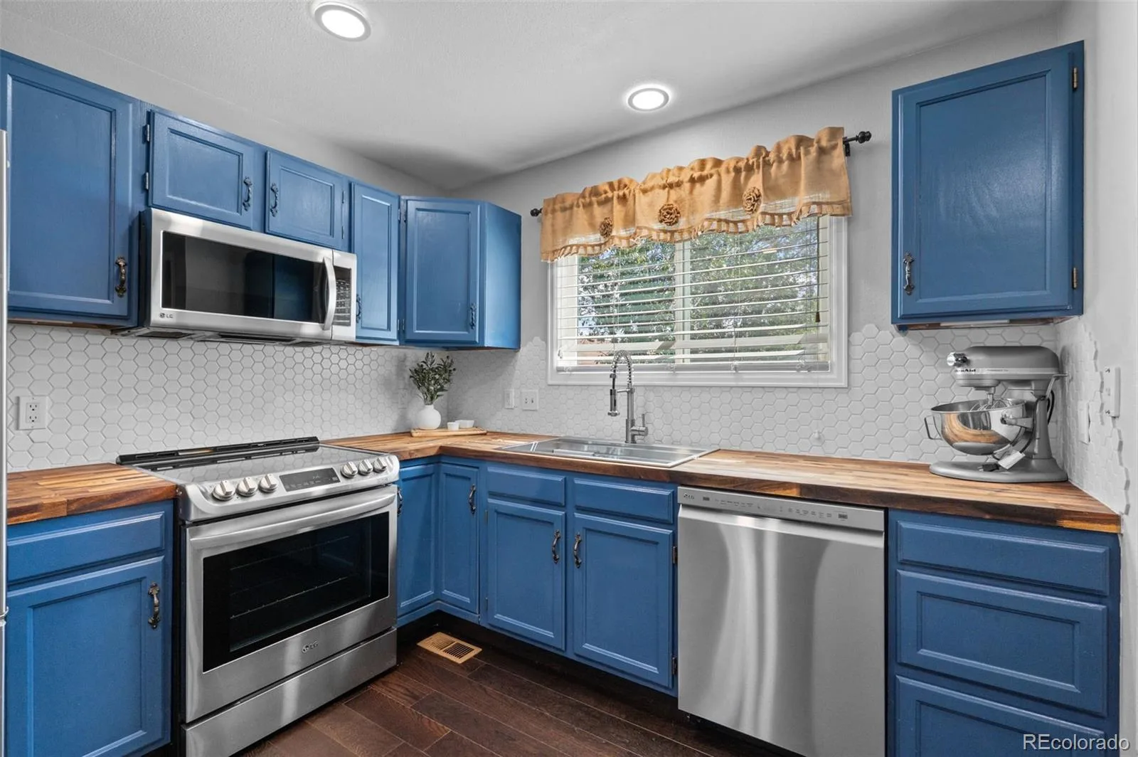 17572 E Wesley Place Aurora CO 80013 | MLS #REC3235738 09282026053811 1600 6