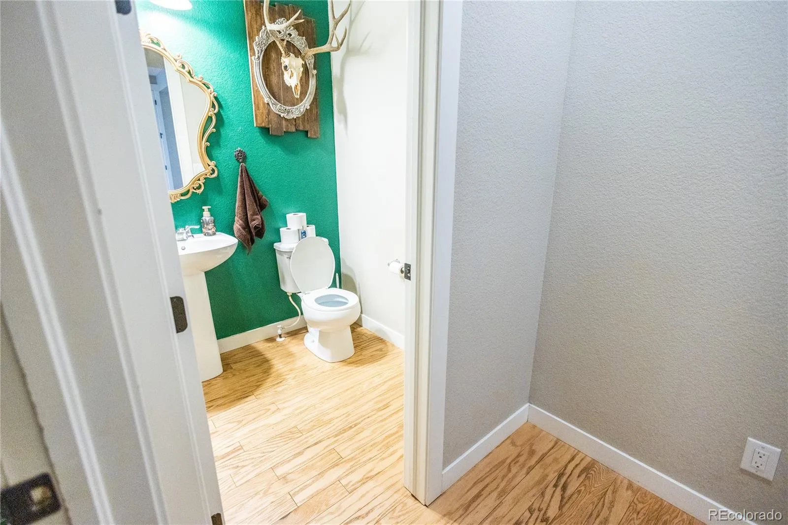 15753 Elizabeth W Circle Thornton CO 80602 | MLS #REC3236324 07152026072543 1600 17