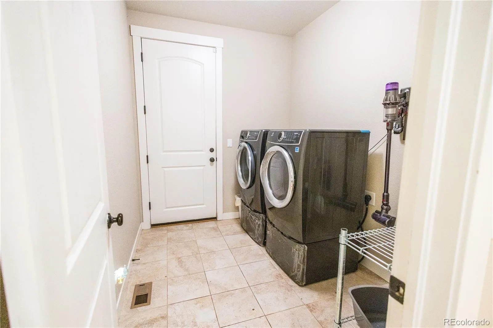15753 Elizabeth W Circle Thornton CO 80602 | MLS #REC3236324 07152026072543 1600 18