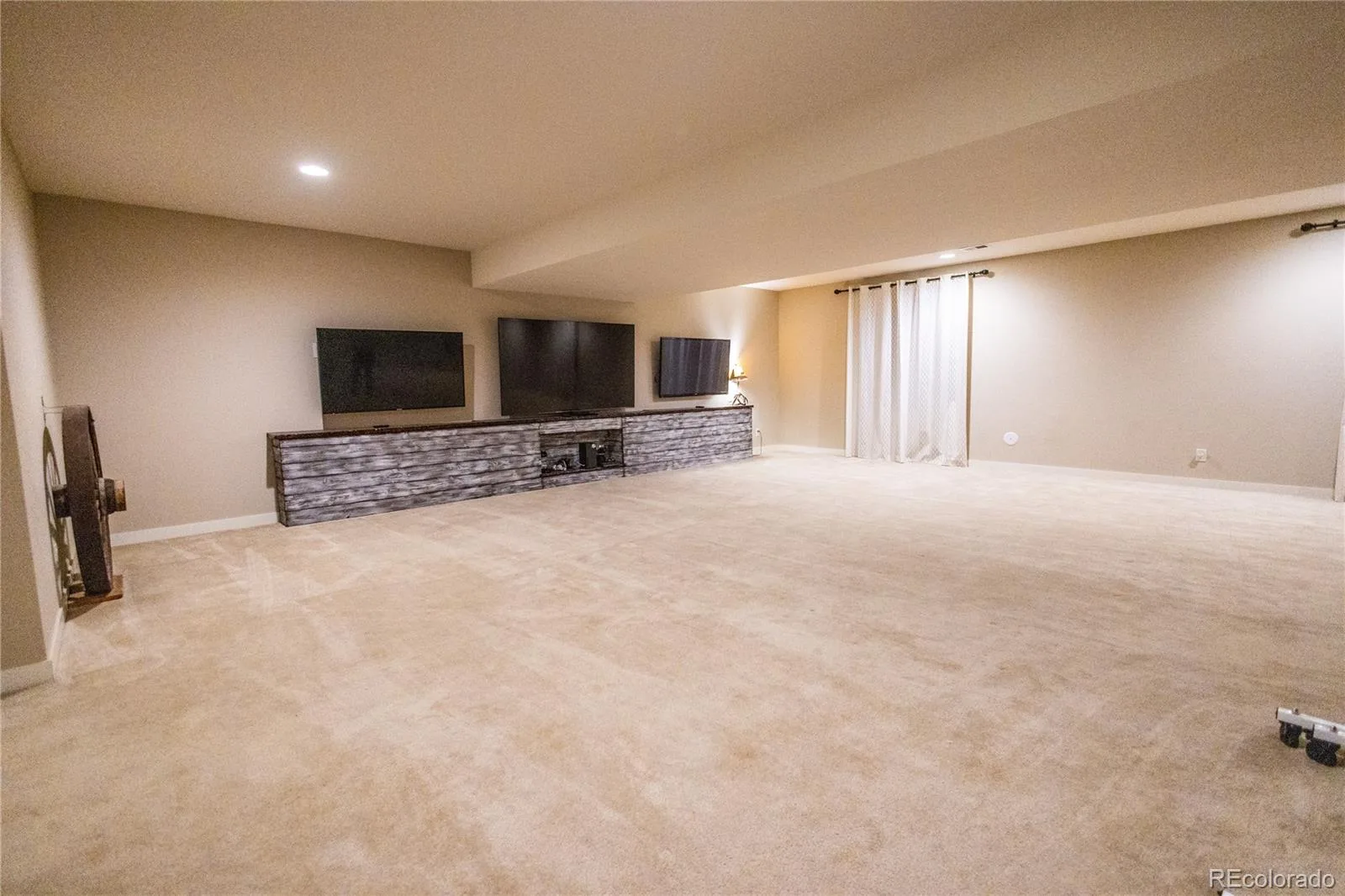 15753 Elizabeth W Circle Thornton CO 80602 | MLS #REC3236324 07152026072543 1600 25