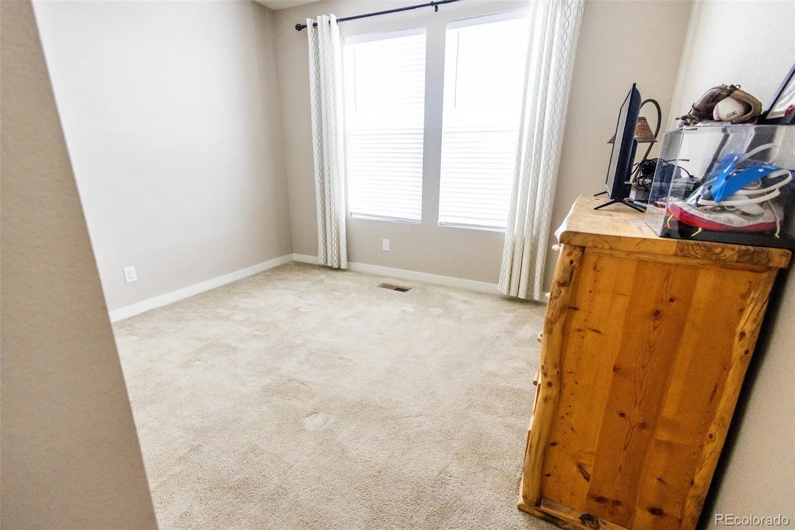 15753 Elizabeth W Circle Thornton CO 80602 | MLS #REC3236324 07152026072543 1600 6