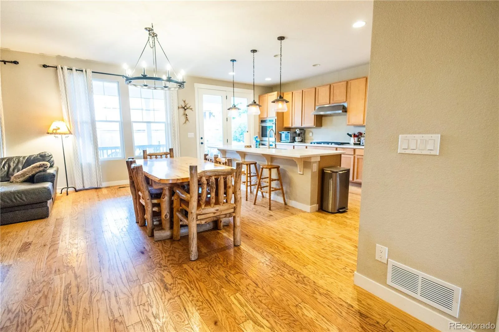15753 Elizabeth W Circle Thornton CO 80602 | MLS #REC3236324 07152026072543 1600 8