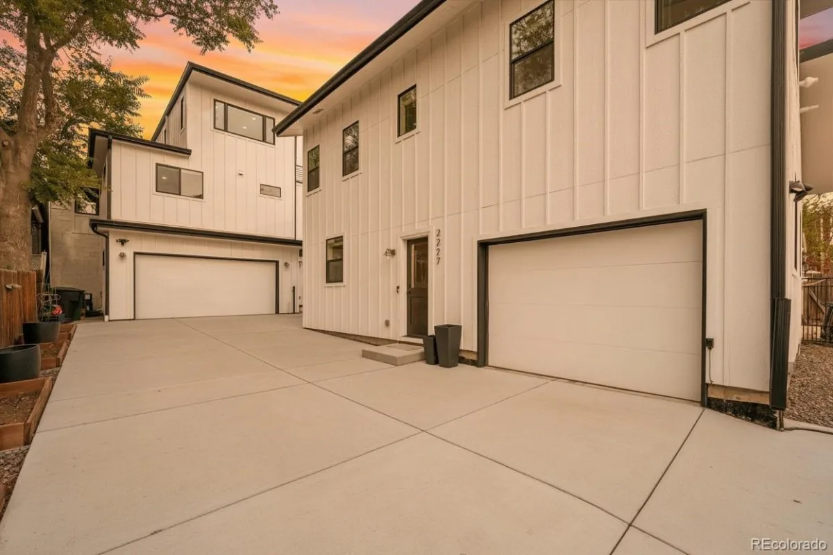 2227 N Clarkson Street Denver CO 80205 | MLS #REC3241751 08062026174942 1200 39
