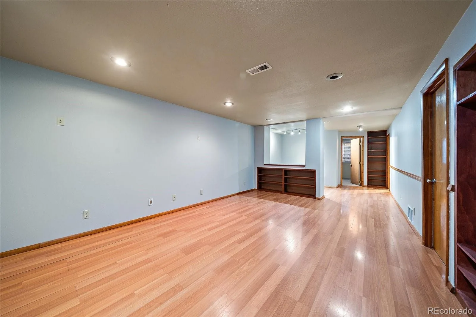 8282 Navajo Street Denver CO 80221 | MLS #REC3248313 08262026004503 1600 18