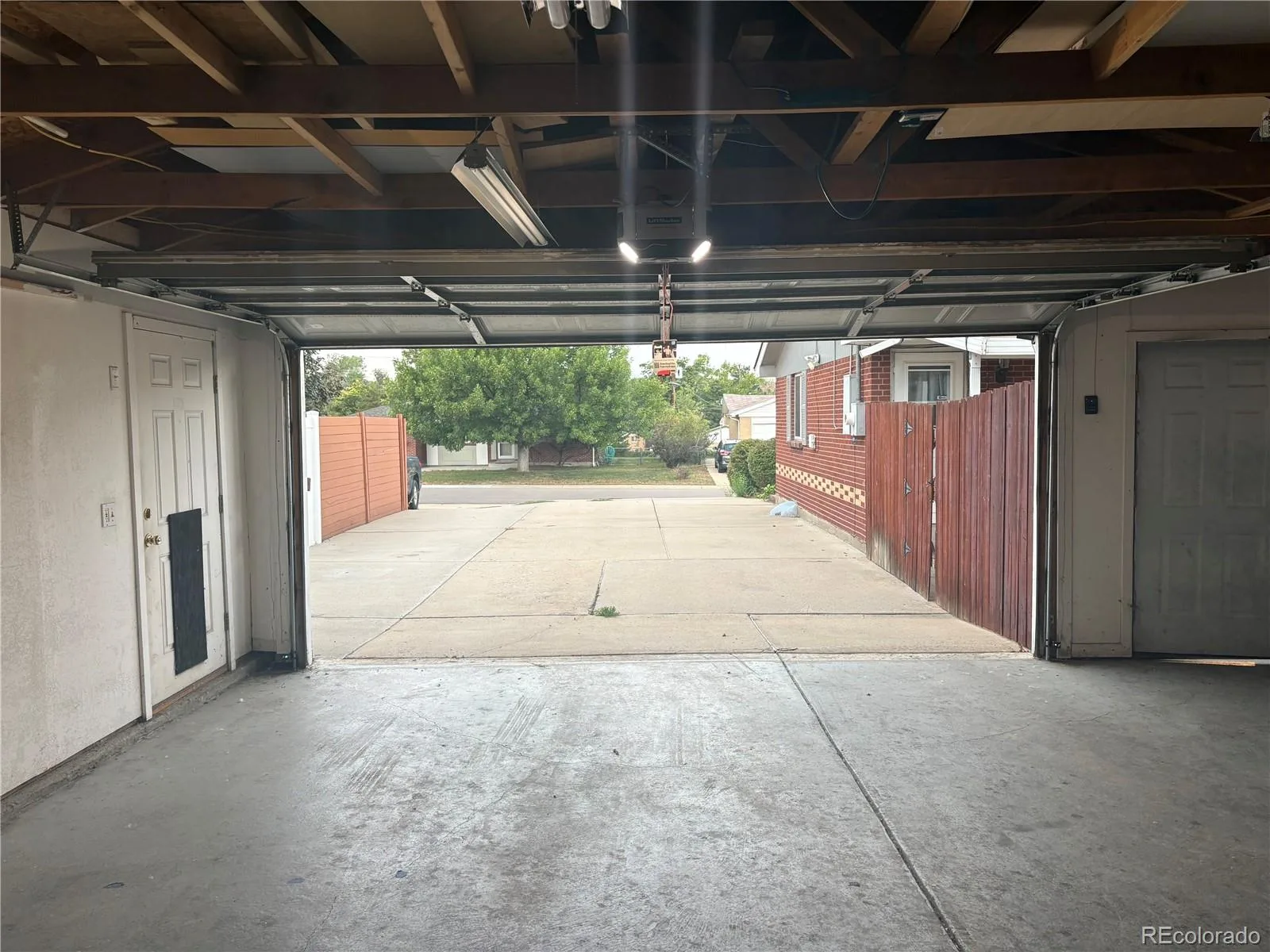8282 Navajo Street Denver CO 80221 | MLS #REC3248313 08262026004503 1600 33