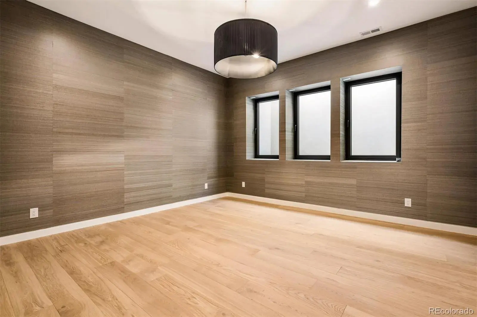 2620 E Cedar Avenue Denver CO 80209 MLS #REC3248673 02272026225741 1600 33