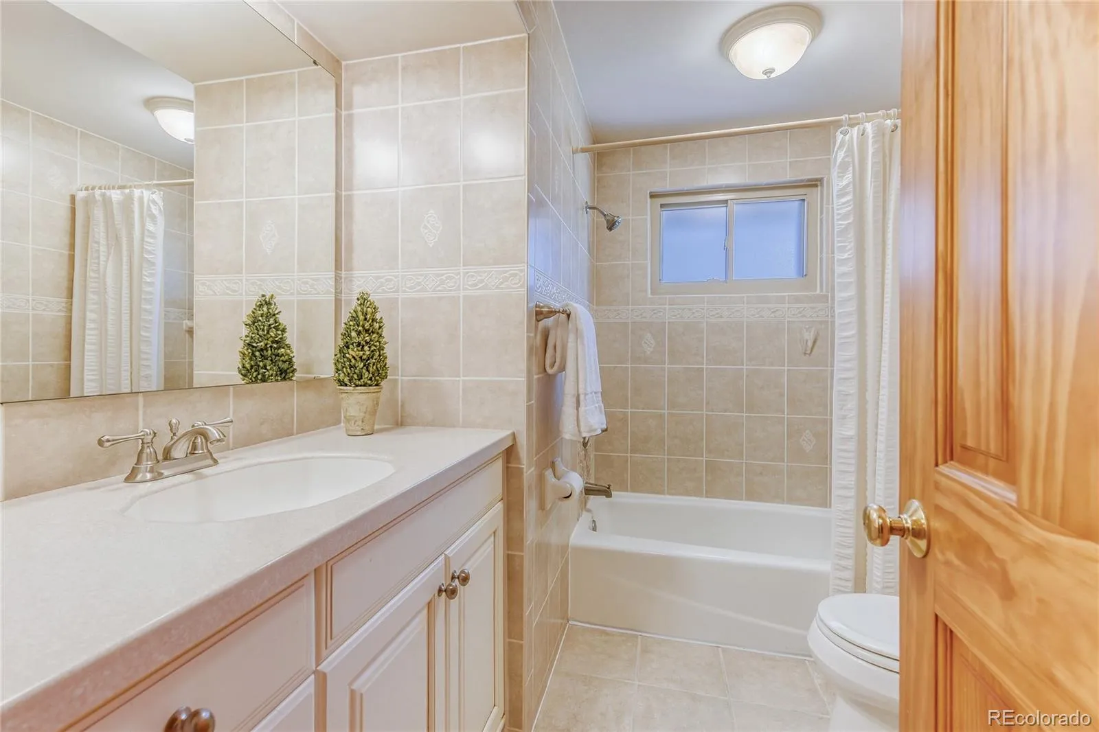 04102026195256 1600 15