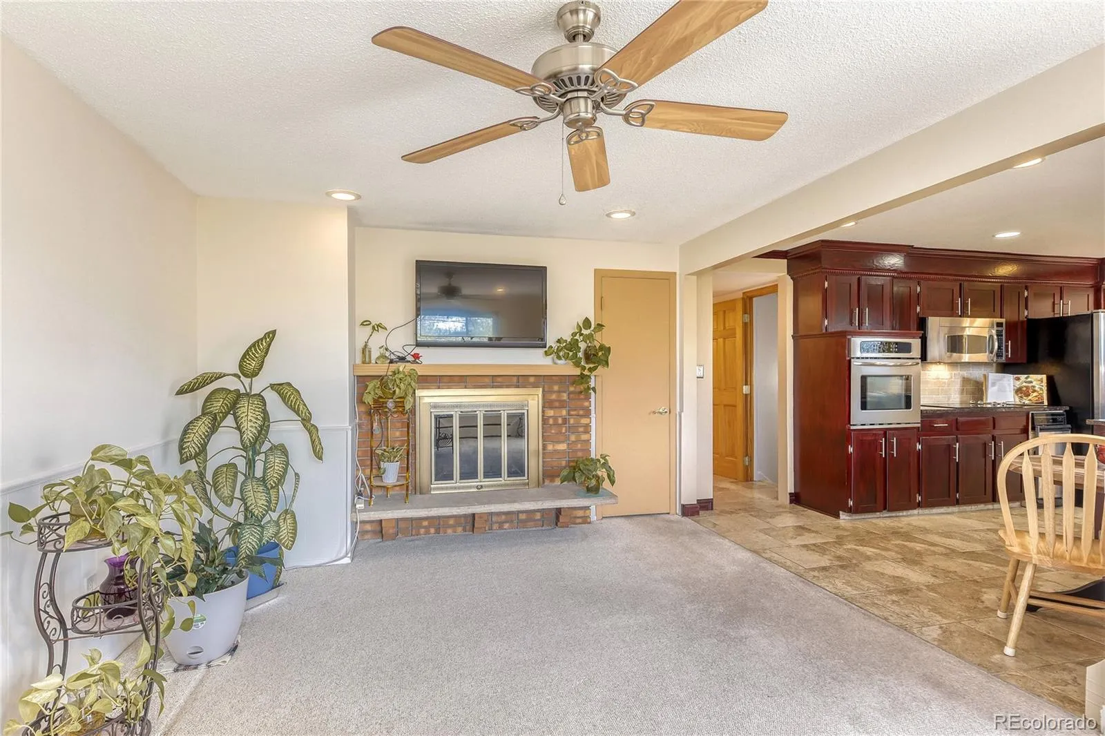 04102026195256 1600 32