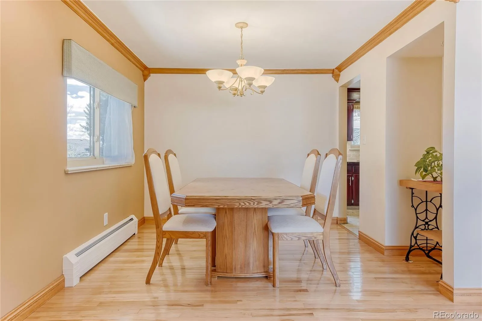 04102026195256 1600 4